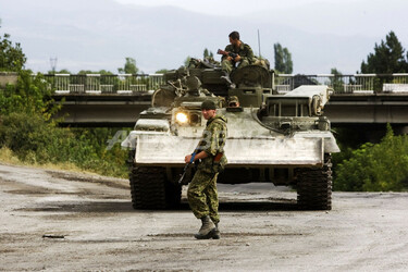 ロシア軍、さらにグルジア領内部へ侵攻」 内務省報道官 写真5枚 国際