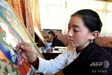 チベット伝統絵画「タンカ」の伝承者、森羅万象を描く 中国 写真