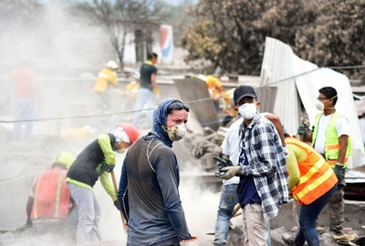 「忍耐の限界」、グアテマラ噴火の遺族ら 身元確認の長期化に苦悩