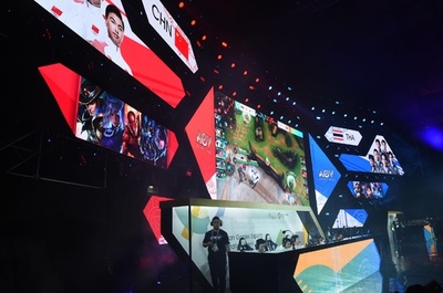 eスポーツの中国代表、アジア大会で金メダル 市場は1000億元規模に
