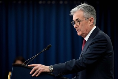 トランプ大統領が「FRB議長解任」の合法性を協議、米報道