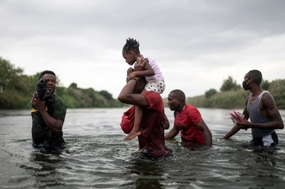 「絶望している」 ハイチ移民、米国境で絶たれる希望