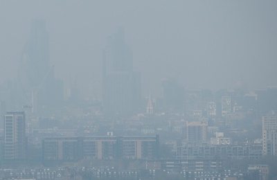 英国でも高レベルの大気汚染、当局が警告