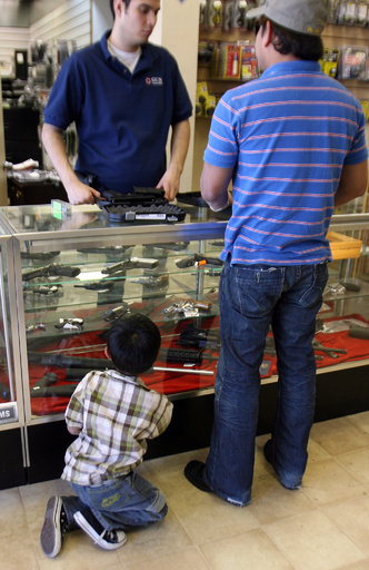 米国の銃規制、州ごとの違いで効力発揮できず