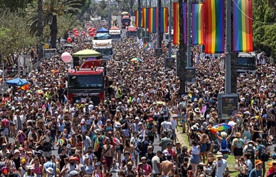 テルアビブでプライド・パレード 17万人以上が参加