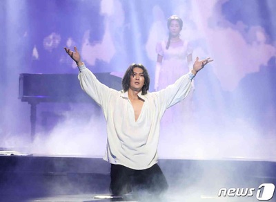 韓国・ミュージカル楽屋に凶器の女性侵入、韓流スター負傷