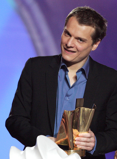 ＜第22回ヴィクトワール・ド・ラ・ミュジーク＞ベナバールが最優秀オリジナル・ソング賞を受賞 - フランス