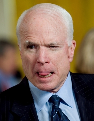 マケイン米上院議員、初の「ツィッタビュー」に臨む