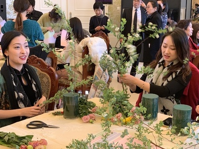 中日両国の女性が華道で交流 北京で「国際女性デー」イベント