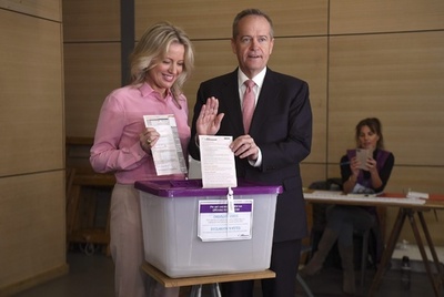 豪総選挙、労働党が6年ぶりに政権奪還か 第1陣の出口調査