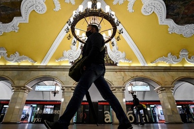 ロシア、コロナ対策の休業措置を終了 感染収束しない中