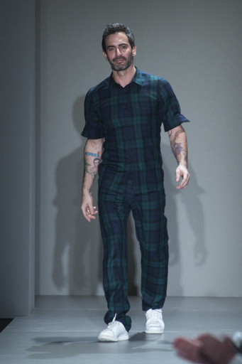 マーク・ジェイコブス、「周りの目を気にせず自分のために着るべし」