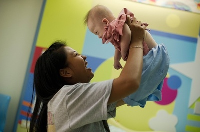 代理出産児引き取り拒否騒動、父親に性犯罪歴