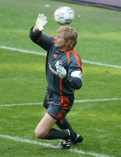 バイエルン カーンとクローゼが戦線離脱