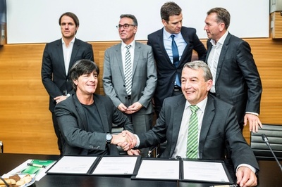 独代表レーブ監督が2018年W杯まで契約延長、連盟発表