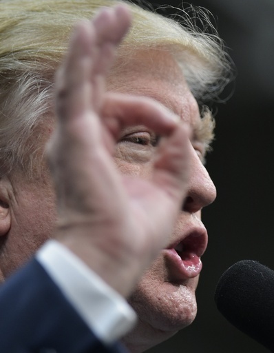 「米国旗燃やせば刑務所送り」 トランプ氏の主張に批判殺到