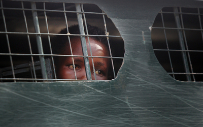 ケニア西部で広がる民族対立 EUは援助打ち切りも示唆