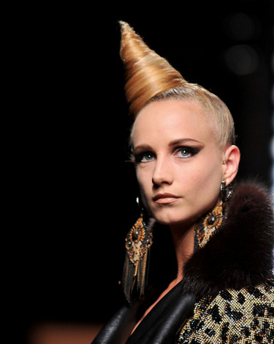 アルタローマルタモーダ開催、ジャンポール・ゴルチエが新作発表