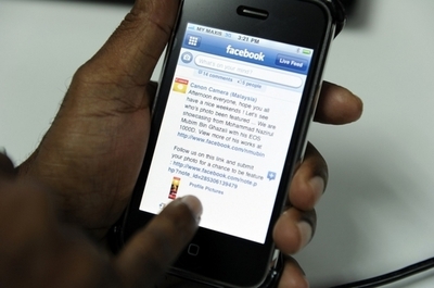 未成年の「いいね！」利用は違法、フェースブックが訴訟に