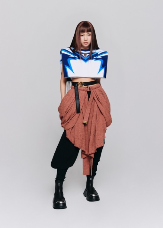  Newjeans へイン、写真提供＝Louis Vuitton　(c)STARNEWS 