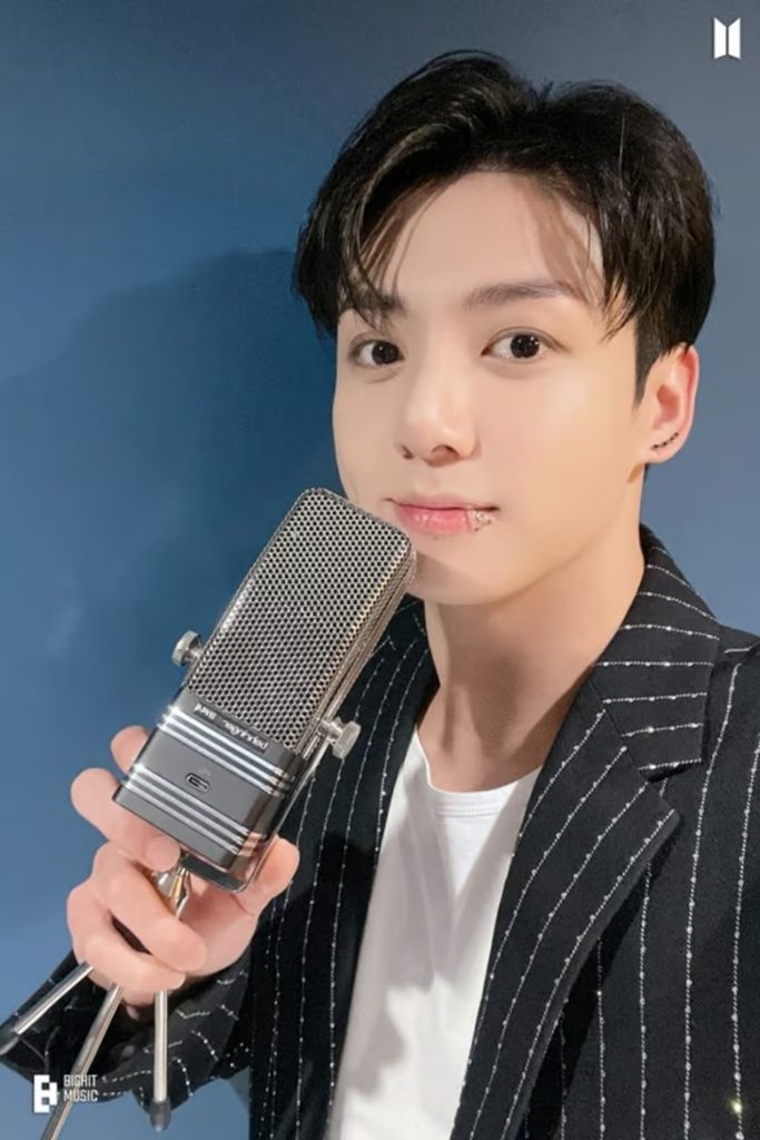 (c)STARNEWS