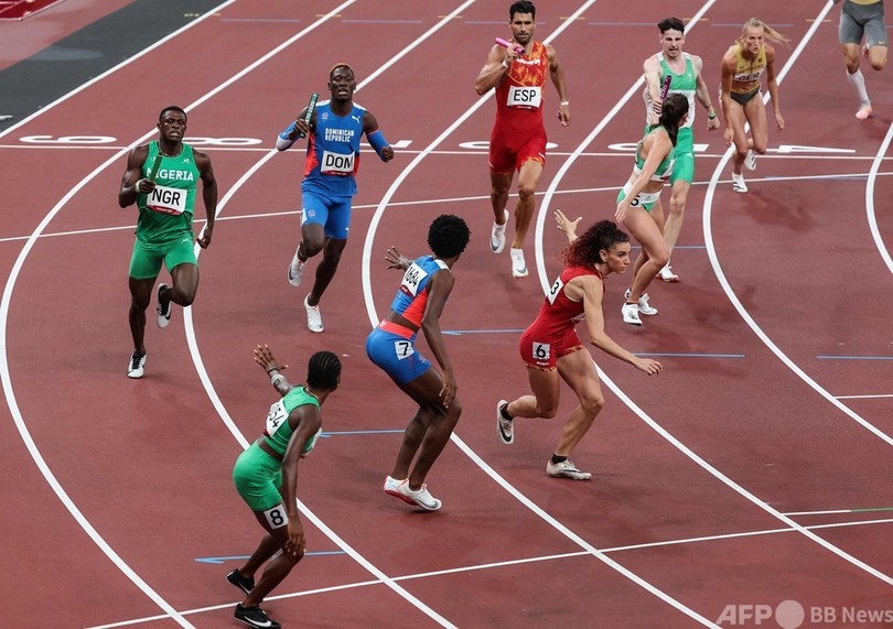 米国が陸上混合4×400mリレー予選で失格 バトンパス時にミス