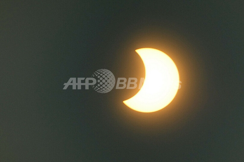 太陽の光がリング状に見える「金環日食」、アフリカやアジアで観測