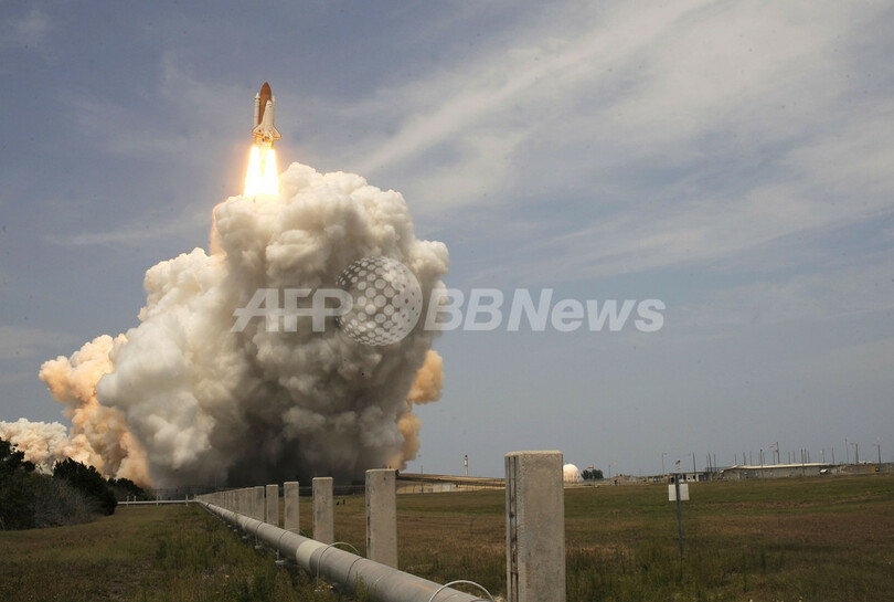 「アトランティス」打ち上げ成功、ハッブル宇宙望遠鏡の最後の修理へ