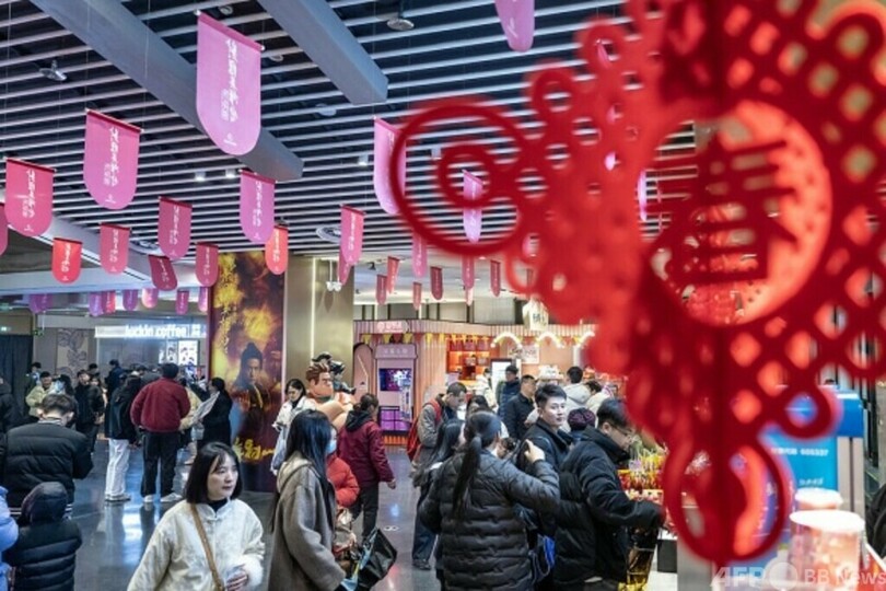 春節効果が継続 中国各地の映画館に大勢の観客