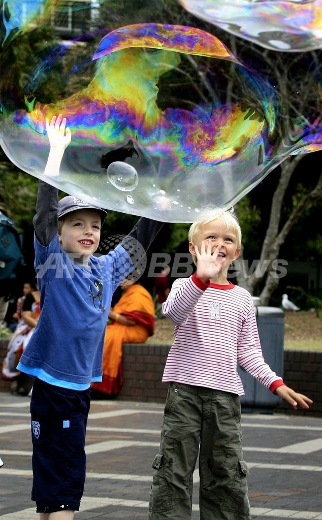 気泡のはじける仕組み、初めて解明 ネイチャー