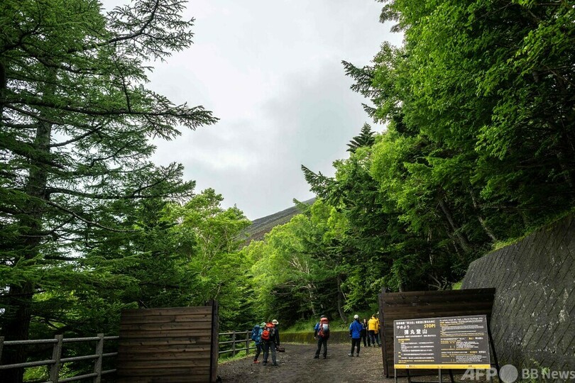 富士山、山梨側で山開き 登山規制開始