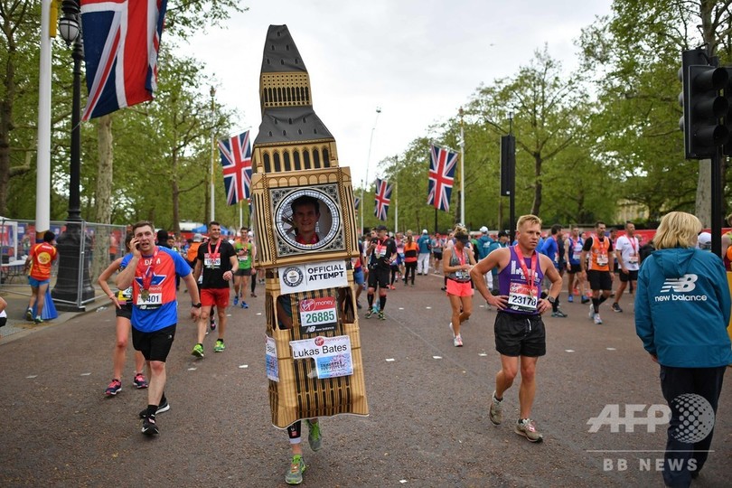 完走できるかな 仮装ランナーも参加 ロンドン マラソン 写真16枚 国際ニュース Afpbb News