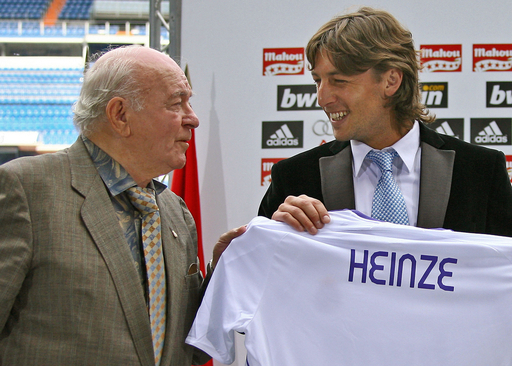 レアル・マドリード ロッベンとエインセの入団会見を行う 写真16枚