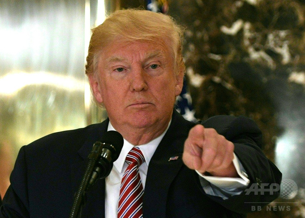 白人主義集会の衝突「双方に非がある」 トランプ氏、批判に猛反発 白人主義集会の衝突「双方に非がある」 トランプ氏、批判に猛反発