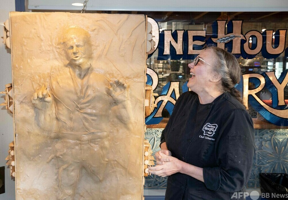 ハン・ソロならぬ「パン・ソロ」 SWの有名場面をパン生地で再現 写真15