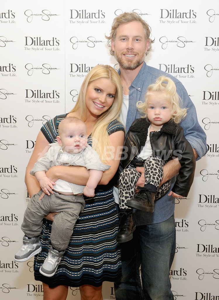 ジェシカ・シンプソン、自身が手がけるブランドのイベントに出席