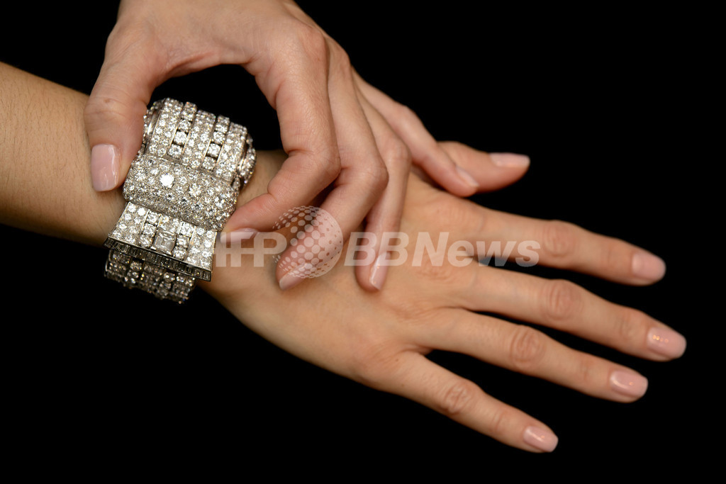 「ヴァン クリーフ＆アーペル」のダイヤモンドブレスレット、競売へ