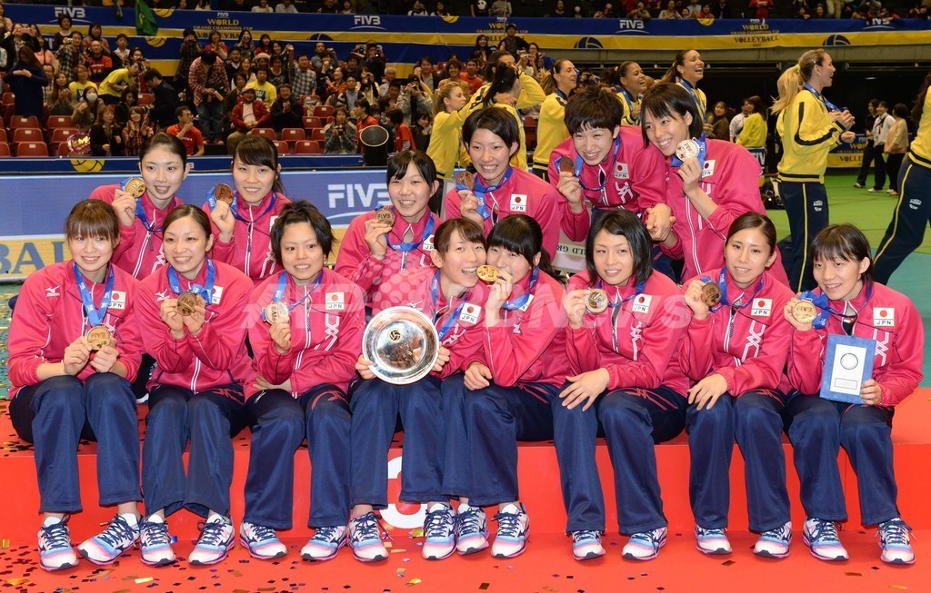 全日本女子が銅メダル獲得、グラチャンバレー 写真10枚 ファッション