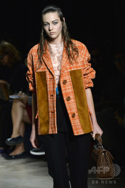 映画『フィメール・トラブル』をテーマに、「ミュウミュウ」15年春夏