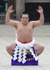 奉納土俵入りを披露する横綱日馬富士（Harumafuji、2014年1月8日撮影）。(c)AFP/Toru YAMANAKA