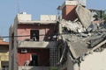 レバノン南部サイダ（シドン）近郊のハレトサイダで、イスラエル軍の空爆を受け破壊された建物（2024年10月27日撮影）。(c)MAHMOUD ZAYYAT / AFP
