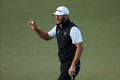 男子ゴルフのメジャー第2戦、第105回全米プロゴルフ選手権初日。13番のグリーンを終えたダスティン・ジョンソン（2023年5月18日撮影）。(c)Kevin C. Cox/Getty Images/AFP