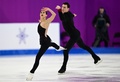 フィギュアスケート欧州選手権、ペア・フリースケーティング（FS）。演技に臨むイタリアのレベッカ・ギラルディ/フィリッポ・アンブロジーニ組（2024年1月11日撮影）。(c)Daniel MIHAILESCU / AFP
