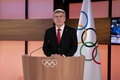 スイス・ローザンヌの国際オリンピック委員会（IOC）本部で行われたオンライン総会で会長に再選されたトーマス・バッハ氏。IOC提供（2021年3月10日撮影）。(c)AFP PHOTO / IOC / GREG MARTIN