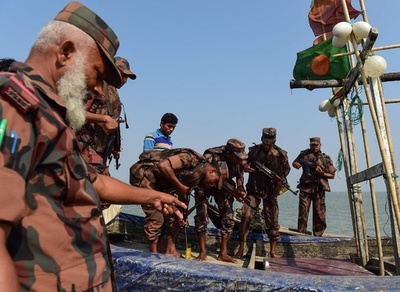覚せい剤がつなぐ意外な関係、ロヒンギャ難民とミャンマー軍兵士