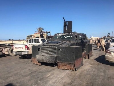 リビア、民兵組織が空爆開始 統一政府も反攻を宣言 