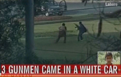 クリケットのスリランカ代表チーム乗せたバスが襲撃される、パキスタン