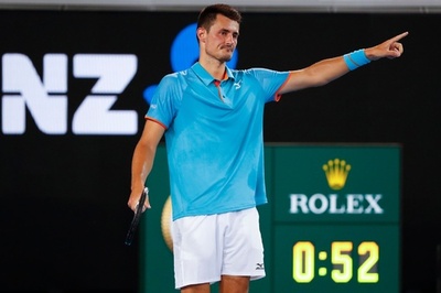 「どっか行け」「誰も好きじゃない」 トミックが先輩ヒューイット氏に猛攻撃