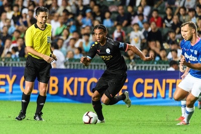 去就不透明のザネに指揮官「決断が必要」、マンCは親善試合に大勝