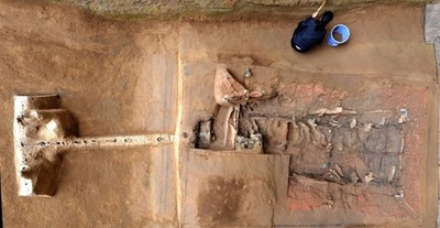 中国・秦始皇帝時代の霊きゅう車、西安で出土